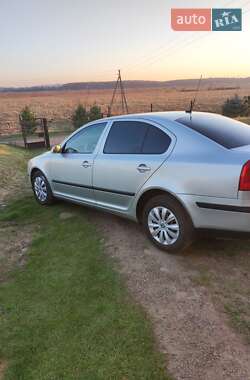 Лифтбек Skoda Octavia 2005 в 