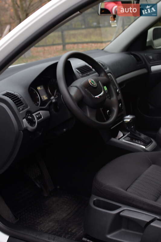 Лифтбек Skoda Octavia 2011 в Киеве фото 19 Лифтбек Skoda Octavia 2011 в Киеве