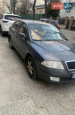 Лифтбек Skoda Octavia 2009 в 
