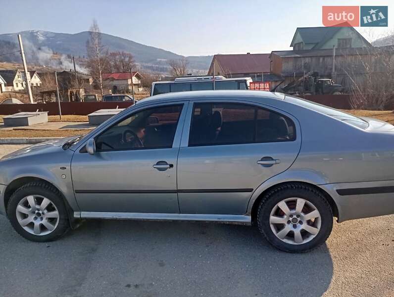 Лифтбек Skoda Octavia 2003 в 