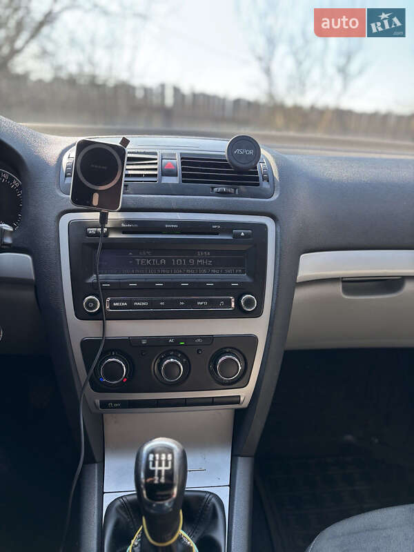 Универсал Skoda Octavia 2012 в Тячеве