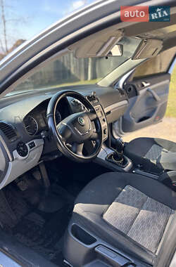 Універсал Skoda Octavia 2012 в 