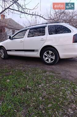 Універсал Skoda Octavia 2012 в 