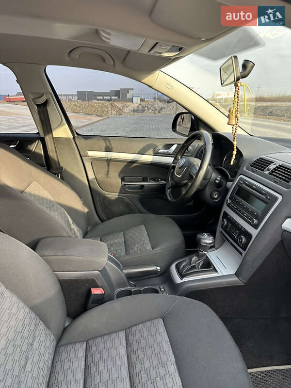 Лифтбек Skoda Octavia 2010 в Львове