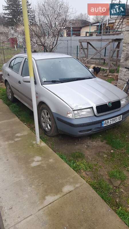 Ліфтбек Skoda Octavia 1998 в 