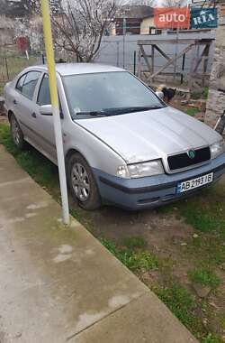 Ліфтбек Skoda Octavia 1998 в 