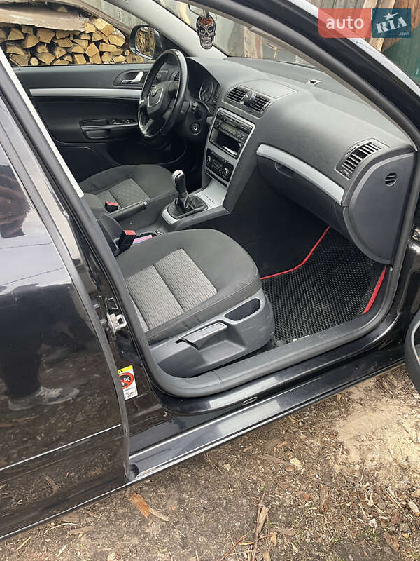 Универсал Skoda Octavia 2009 в Глухове