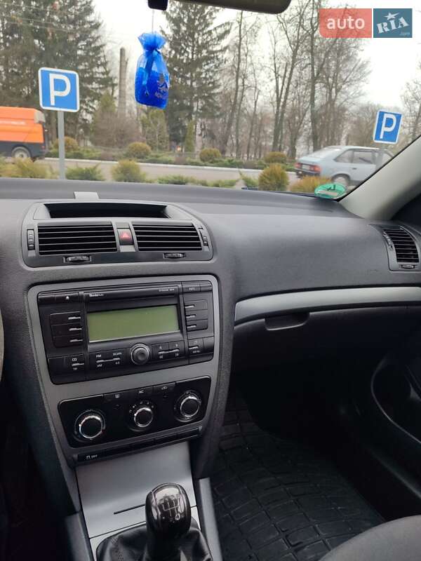 Універсал Skoda Octavia 2010 в Ладижині