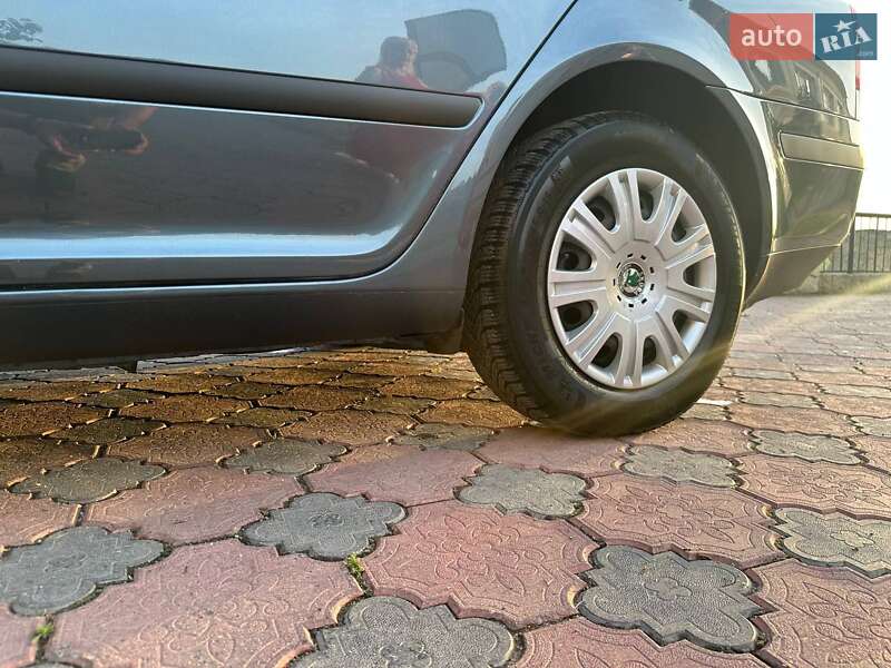 Лифтбек Skoda Octavia 2006 в Могилев-Подольске