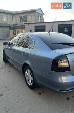 Лифтбек Skoda Octavia 2009 в 