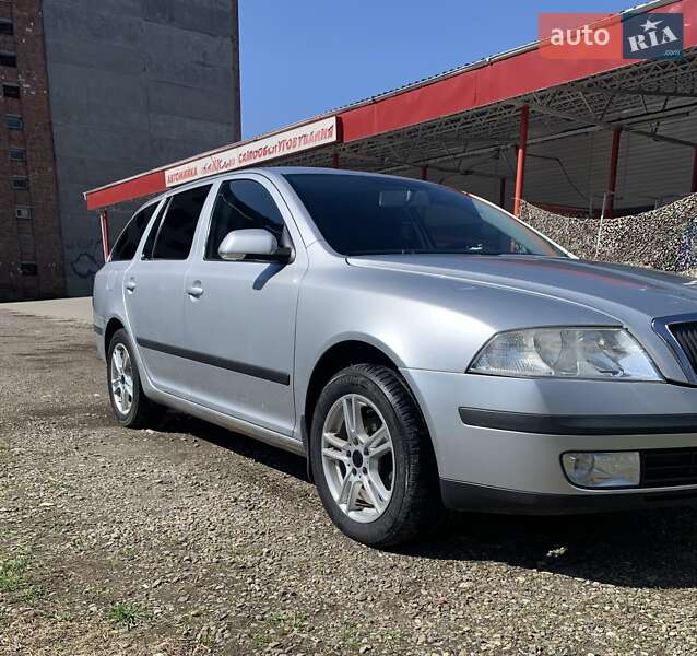 Універсал Skoda Octavia 2008 в Чернівцях