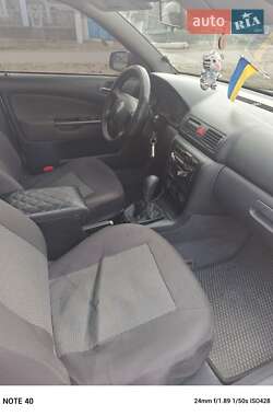 Лифтбек Skoda Octavia 2001 в 