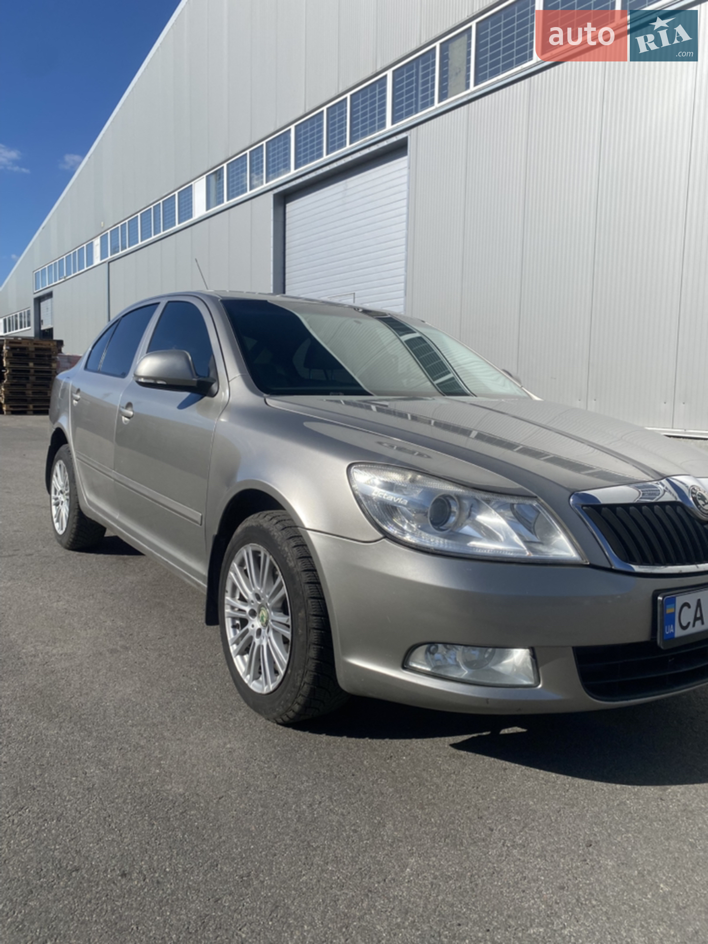 2010 Skoda Octavia - мініатюра 2