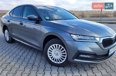 Ліфтбек Skoda Octavia 2023 в 