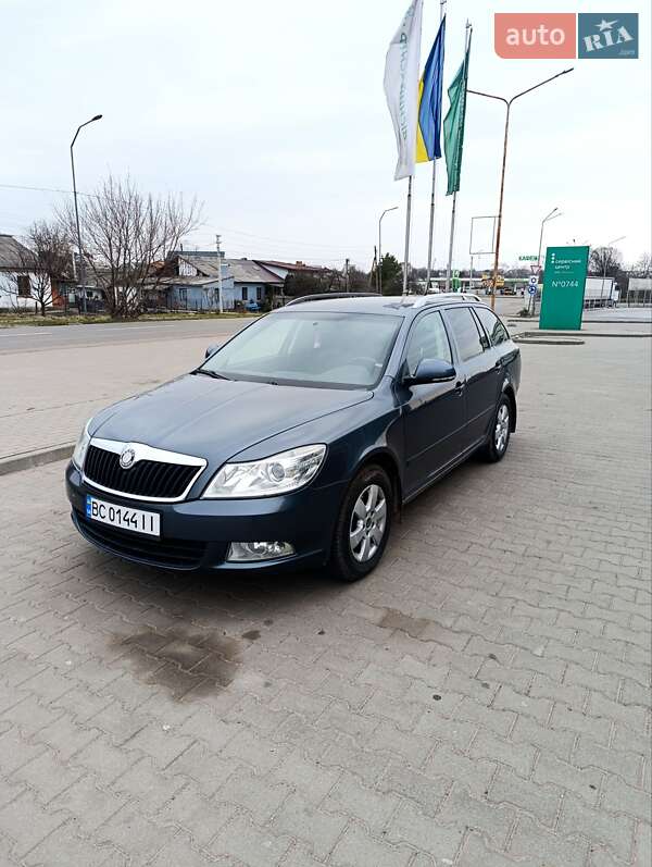 Универсал Skoda Octavia 2009 в Нововолынске