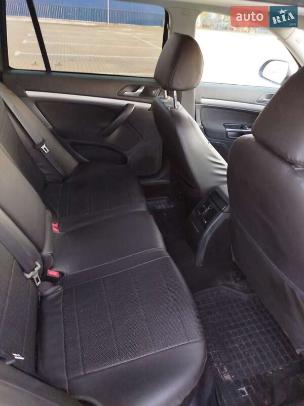 Универсал Skoda Octavia 2009 в Нововолынске