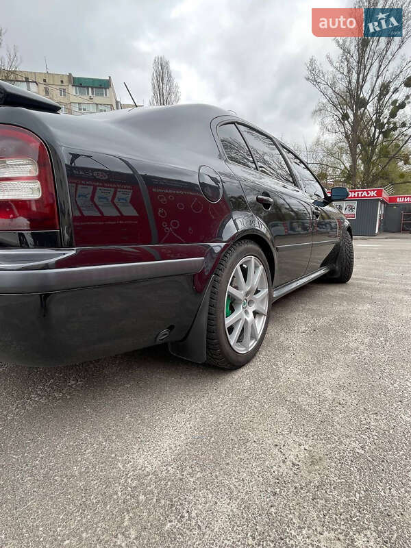 Ліфтбек Skoda Octavia 2003 в Києві