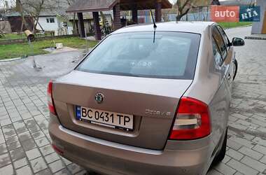 Лифтбек Skoda Octavia 2012 в 