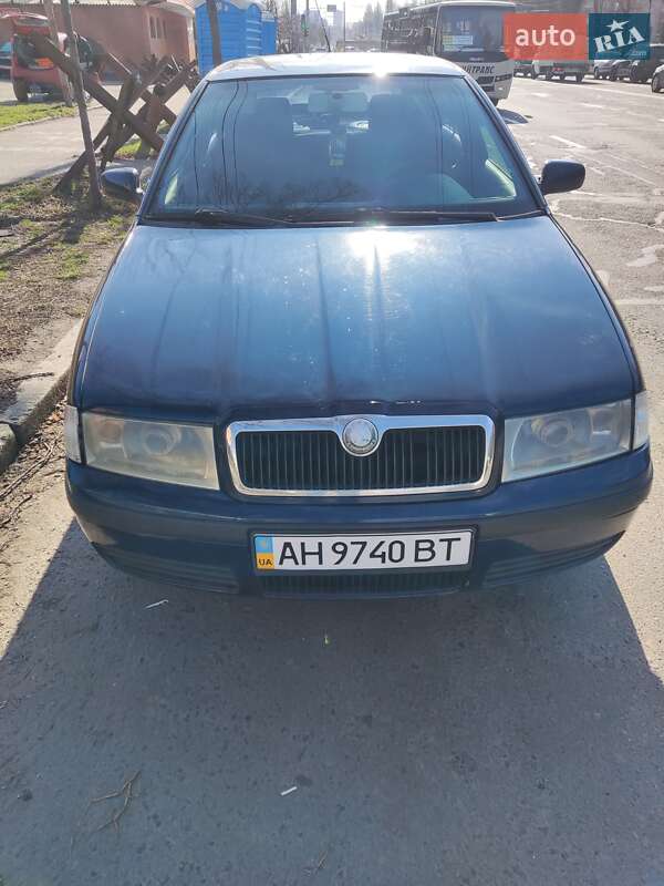 Лифтбек Skoda Octavia 2003 в 