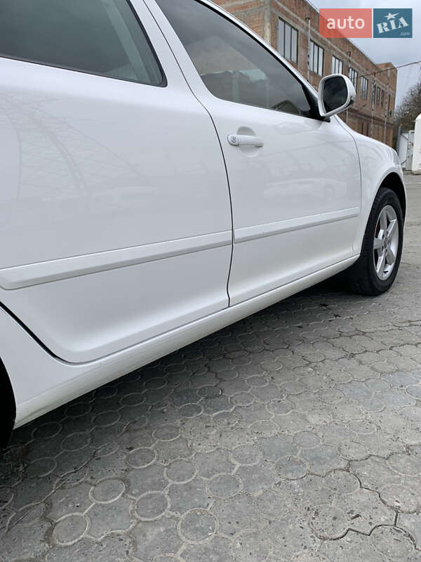 Лифтбек Skoda Octavia 2011 в Черновцах