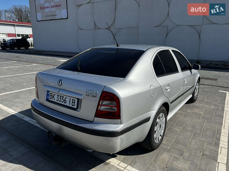 Лифтбек Skoda Octavia 2002 в Луцке