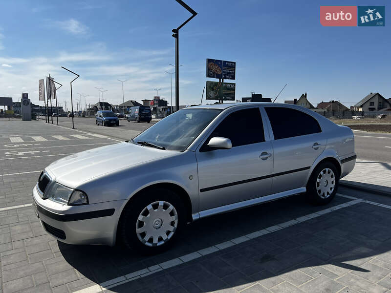 Лифтбек Skoda Octavia 2002 в Луцке