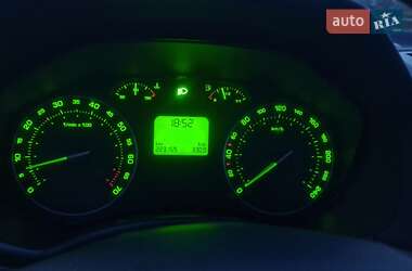 Лифтбек Skoda Octavia 2004 в 