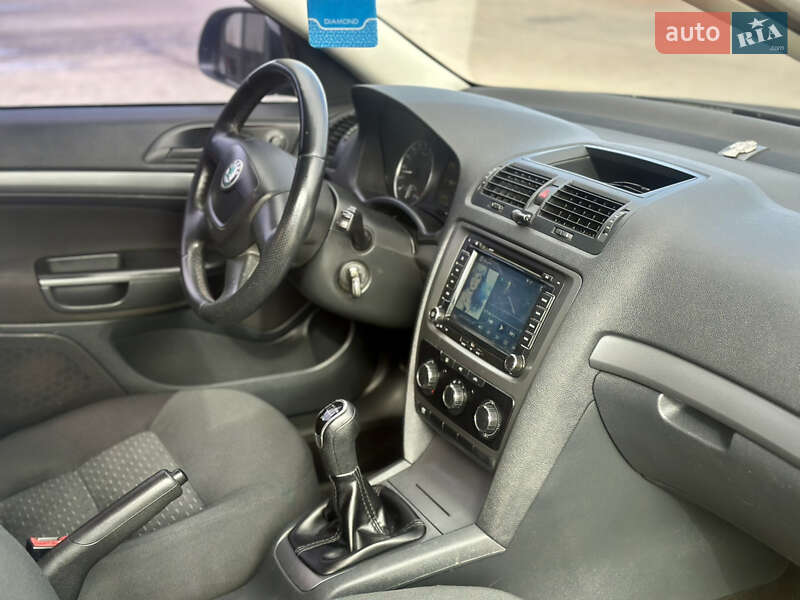 Ліфтбек Skoda Octavia 2011 в Брошневі-Облозі