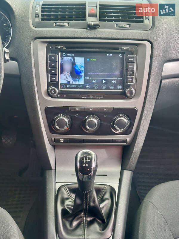 Ліфтбек Skoda Octavia 2011 в Брошневі-Облозі