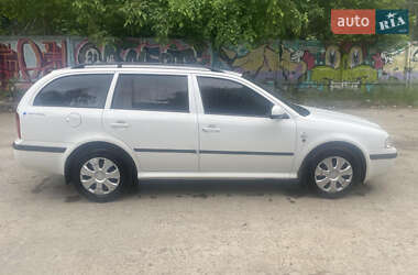 Универсал Skoda Octavia 2010 в 
