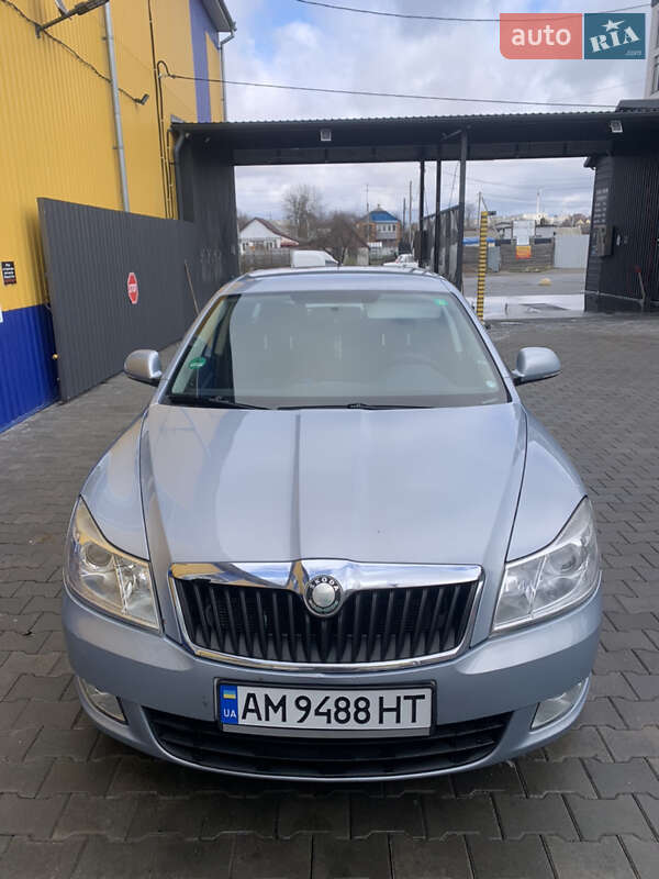 Універсал Skoda Octavia 2009 в Звягелі