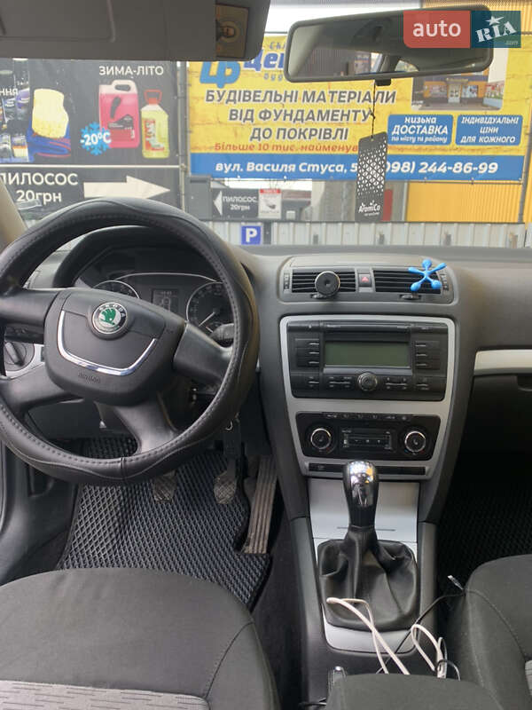 Універсал Skoda Octavia 2009 в Звягелі