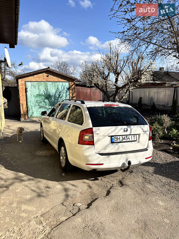 Універсал Skoda Octavia 2010 в Первомайську