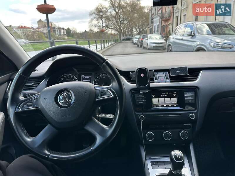 Універсал Skoda Octavia 2015 в Ужгороді