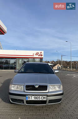 Лифтбек Skoda Octavia 2002 в 