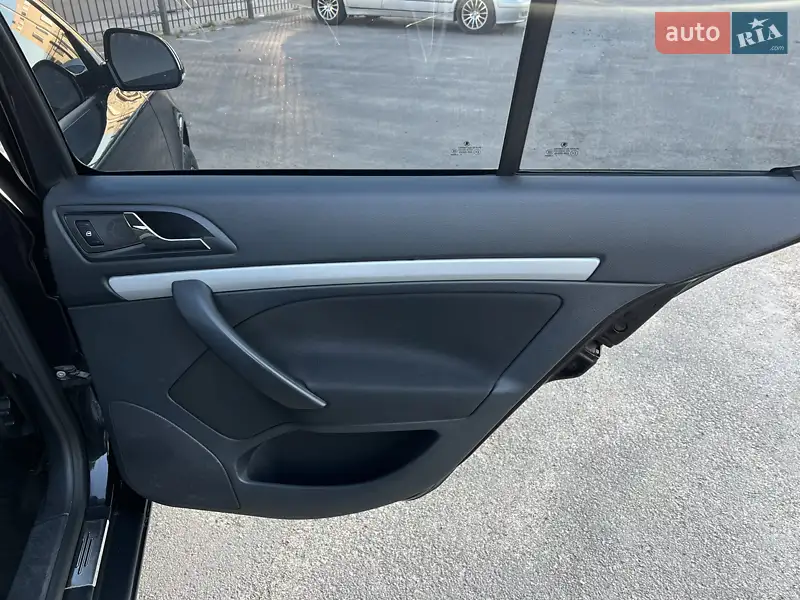 Лифтбек Skoda Octavia 2012 в 