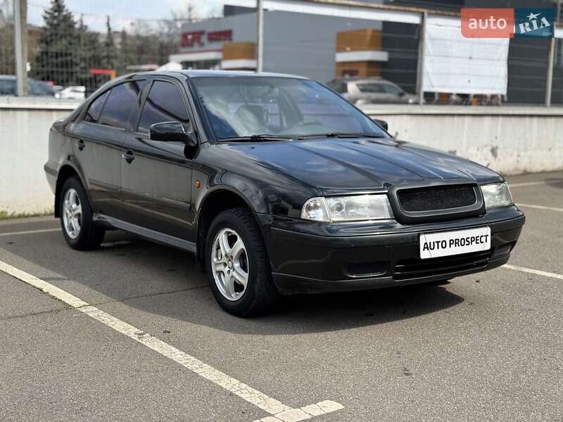 Лифтбек Skoda Octavia 1998 в 