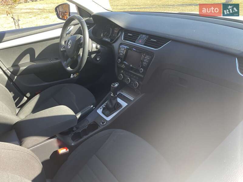 Лифтбек Skoda Octavia 2015 в Львове