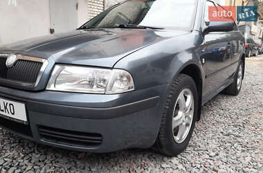 Лифтбек Skoda Octavia 2004 в 