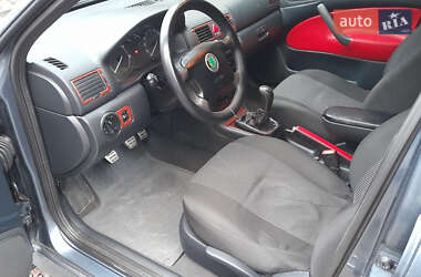 Лифтбек Skoda Octavia 2004 в 