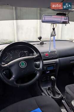 Ліфтбек Skoda Octavia 2003 в 