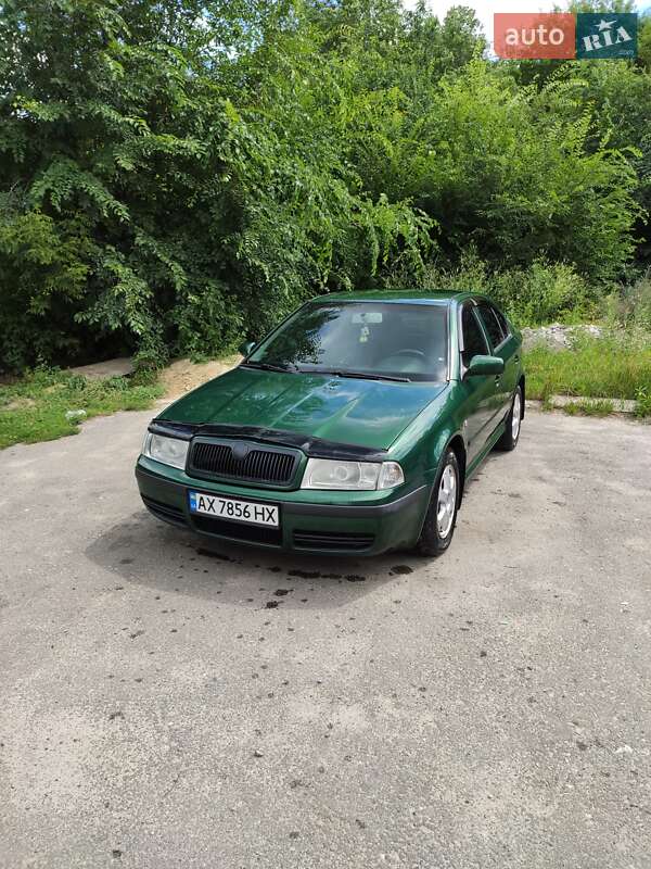 Лифтбек Skoda Octavia 2003 в 
