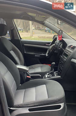 Лифтбек Skoda Octavia 2006 в 