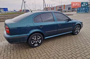 Ліфтбек Skoda Octavia 1998 в 