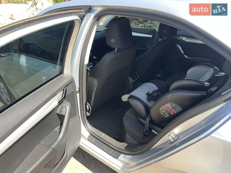 Лифтбек Skoda Octavia 2013 в Кропивницком