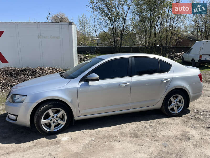 Лифтбек Skoda Octavia 2013 в Кропивницком
