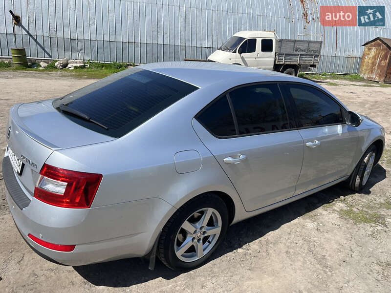 Лифтбек Skoda Octavia 2013 в Кропивницком