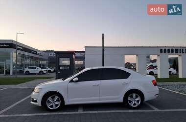 Ліфтбек Skoda Octavia 2018 в 