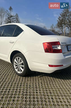 Лифтбек Skoda Octavia 2013 в 