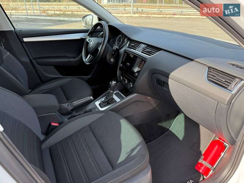 Универсал Skoda Octavia 2019 в Радивилове
